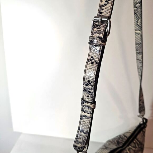 J Jill Leather Crescent Snakeskin Embossed Pattern  Shoulder Bag 12x3.5x4 - Picture 6 of 10